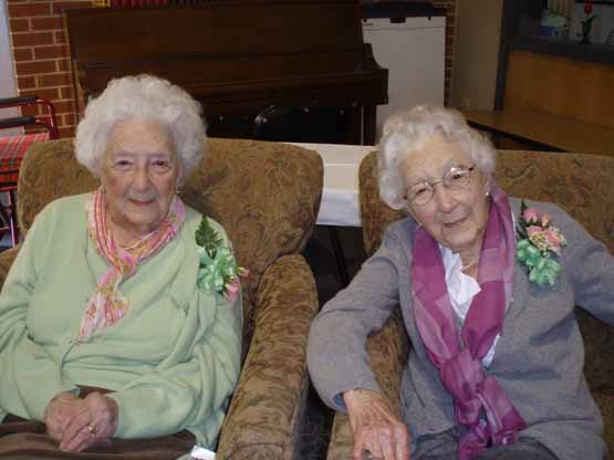 World S Oldest Living Twins Celebrate 100th Birthday