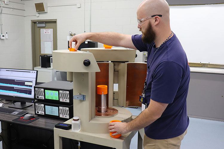 Oak Ridge analytical lab