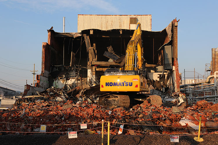 Oak Ridge hybrid excavator