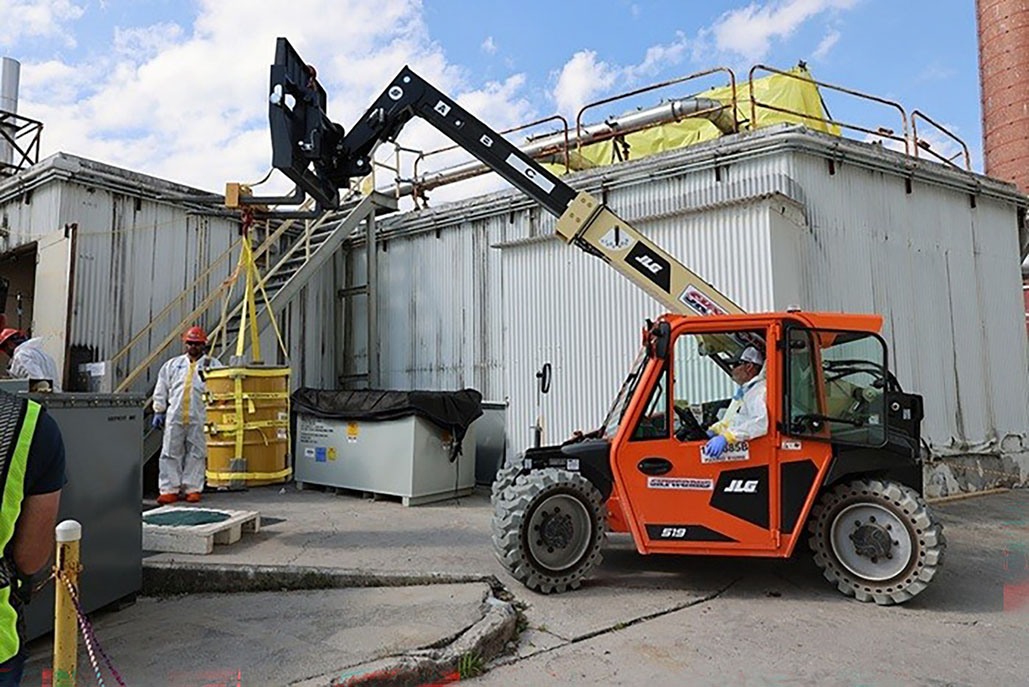 Oak RIdge legacy building cleanup